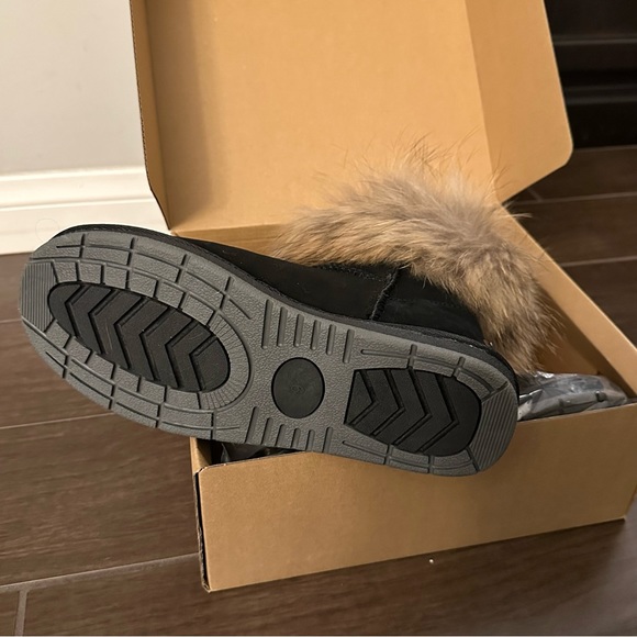 Cloud Nine Rocco Booties. NEW in box. NWT - Picture 6 of 7